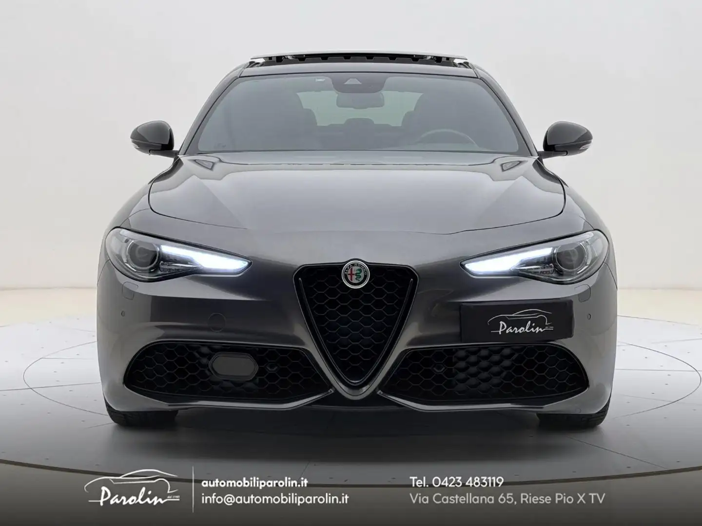 Alfa Romeo Giulia 2.2 Turbodiesel 210 CV AT8 AWD Q4 Veloce Tetto Šedá - 2