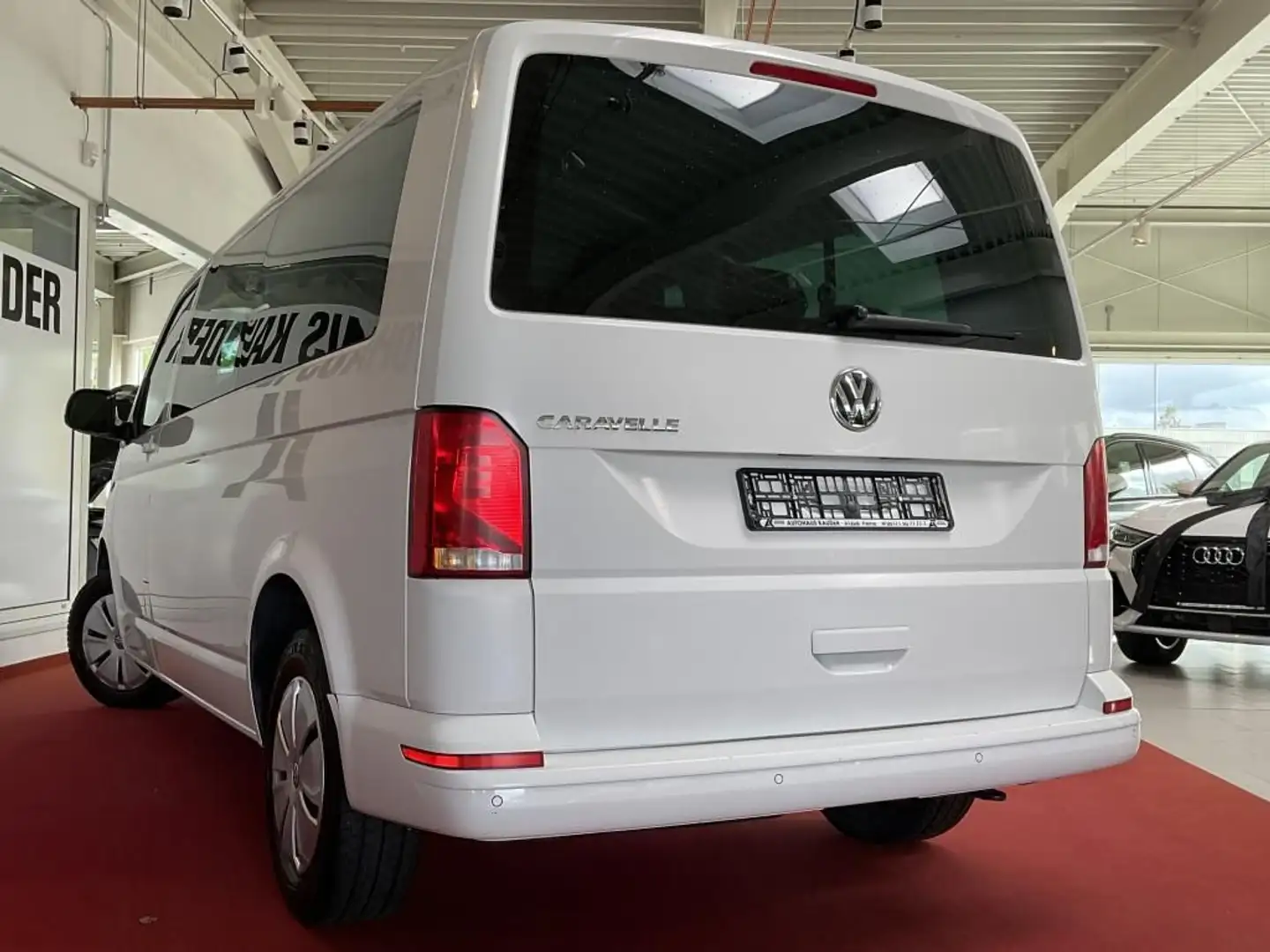 Volkswagen T6 Caravelle Lang 9-Sitzer ACC*CARPLAY* Blanc - 2