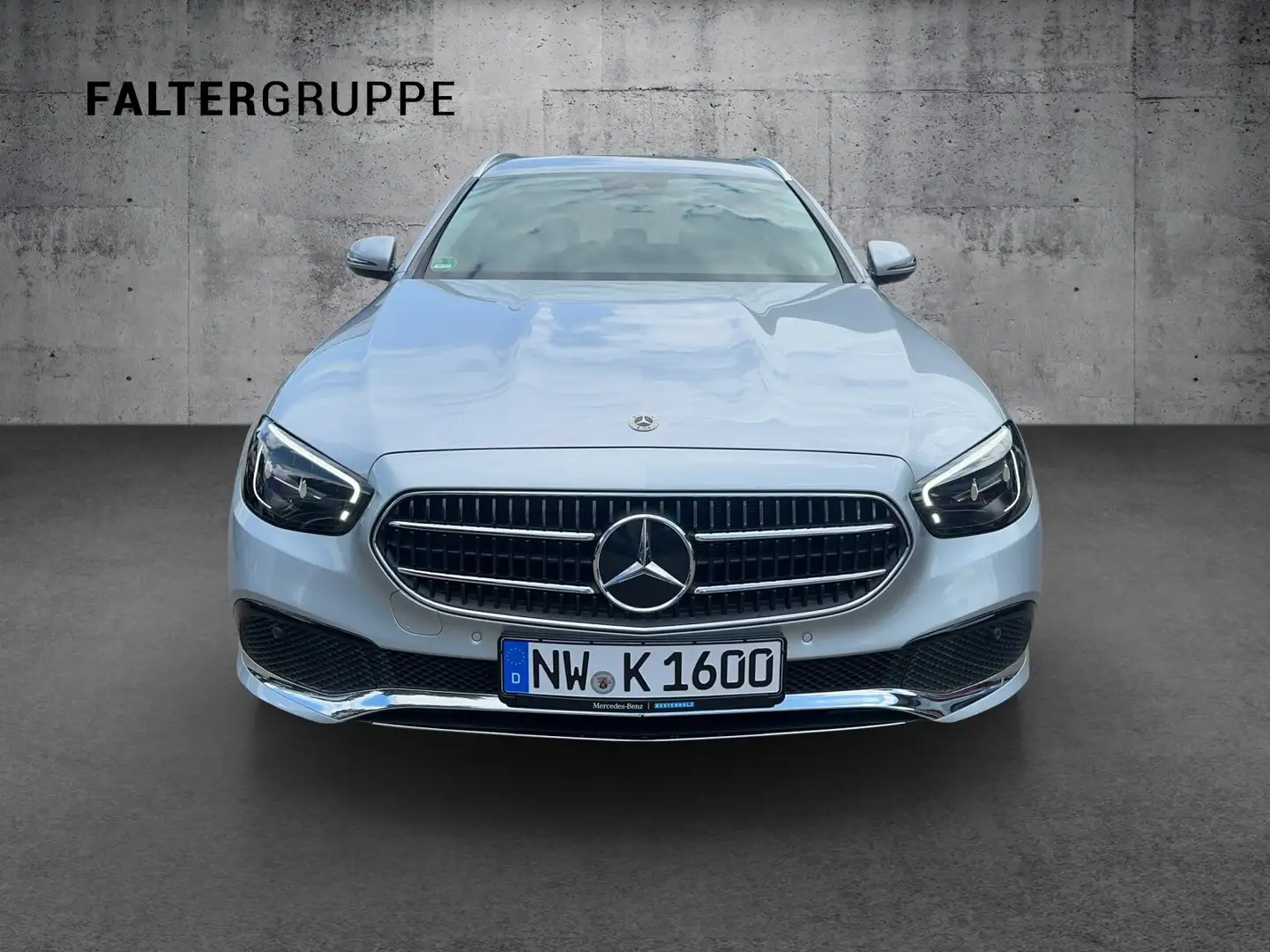 Mercedes-Benz E 220 E 220d T AVANTGARDE+NIGHT+KAM+TWA+EASYP+AMBI Navi Silber - 2