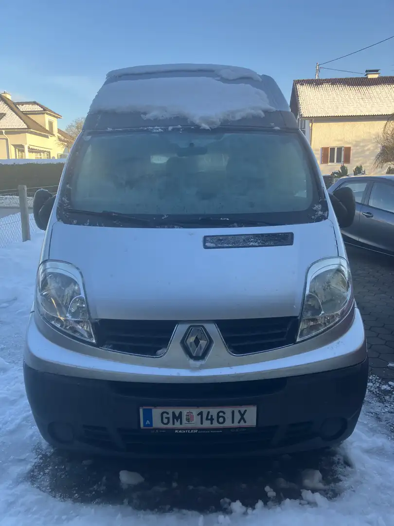 Renault Trafic Trafic Generation 2,0 dCi 115 DPF Generation Silber - 2