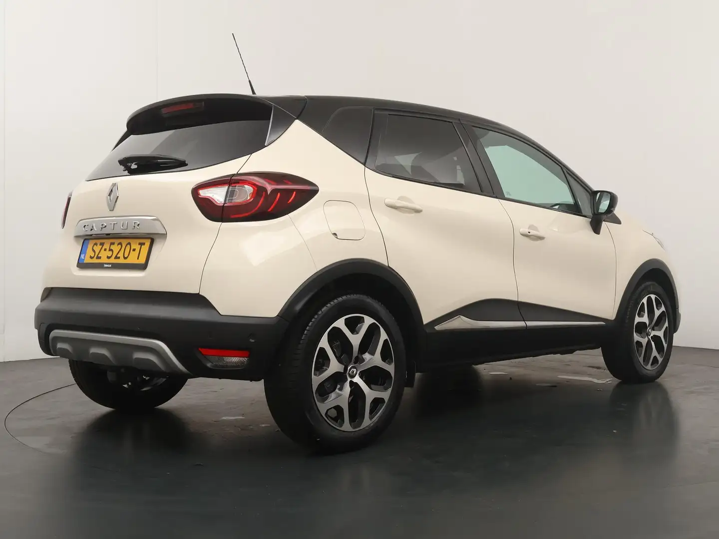 Renault Captur Energy TCe 90 Intens | Trekhaak | Parkeercamera | Wit - 2