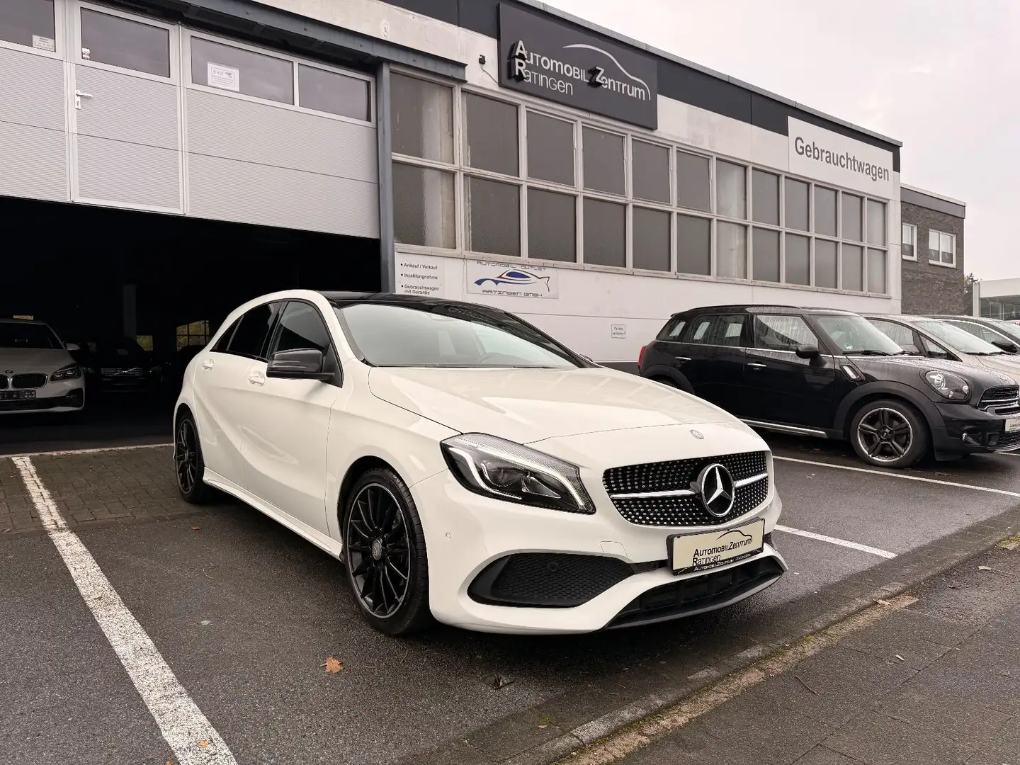 Mercedes-Benz A 200 AMG LINE AUTOMATIK 1.HAND*PANO*LEDER*LED* Blanco - 1