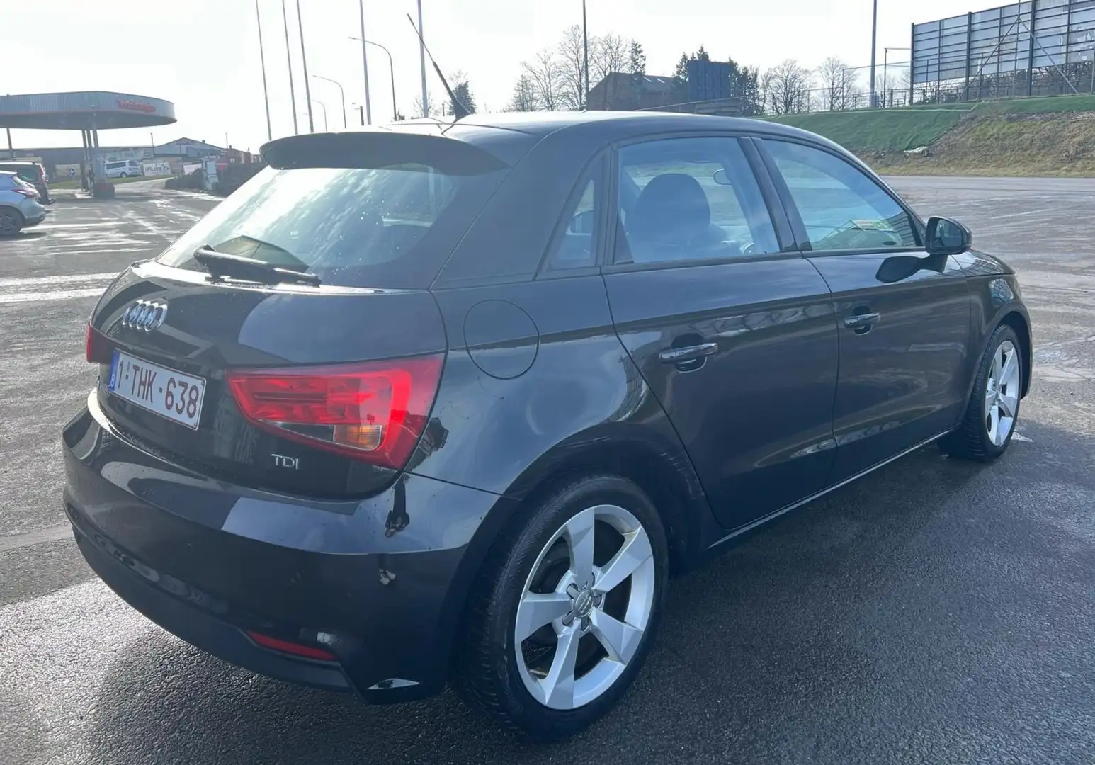 Audi A1 Sportback 1.6 TDi Sport Zwart - 2