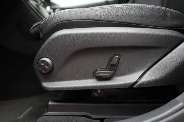 Mercedes-Benz GLC view 29
