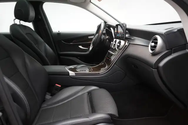 Mercedes-Benz GLC view 15