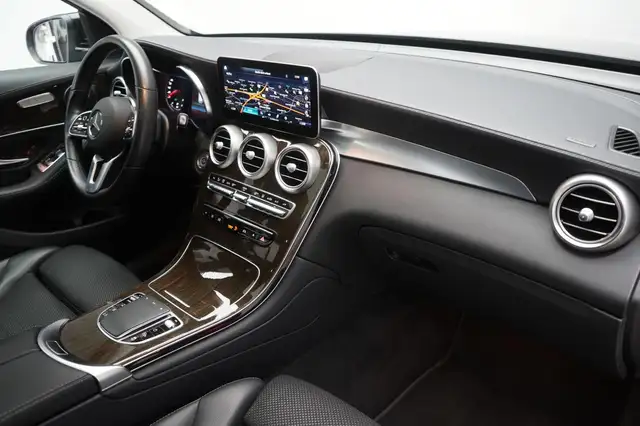 Mercedes-Benz GLC view 16