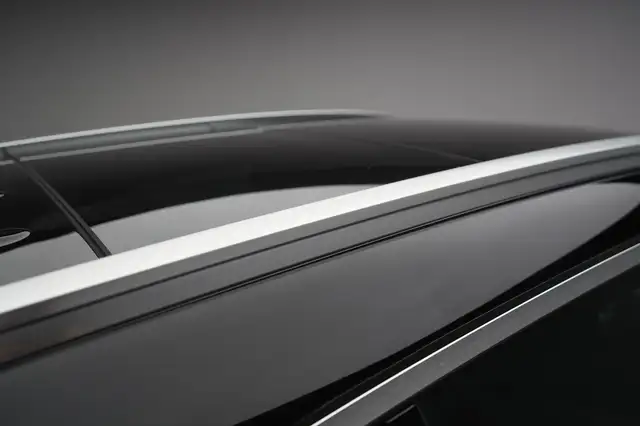 Mercedes-Benz GLC view 12