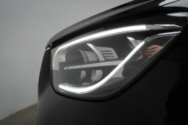 Mercedes-Benz GLC view 11