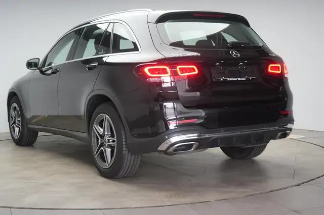 Mercedes-Benz GLC view 4