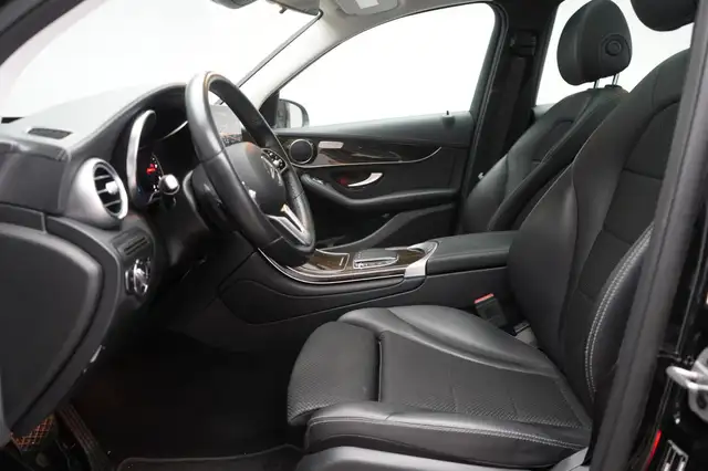 Mercedes-Benz GLC view 24