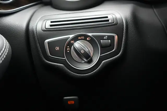 Mercedes-Benz GLC view 30