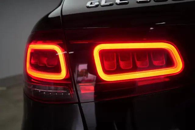 Mercedes-Benz GLC view 10