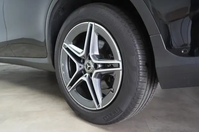 Mercedes-Benz GLC view 14