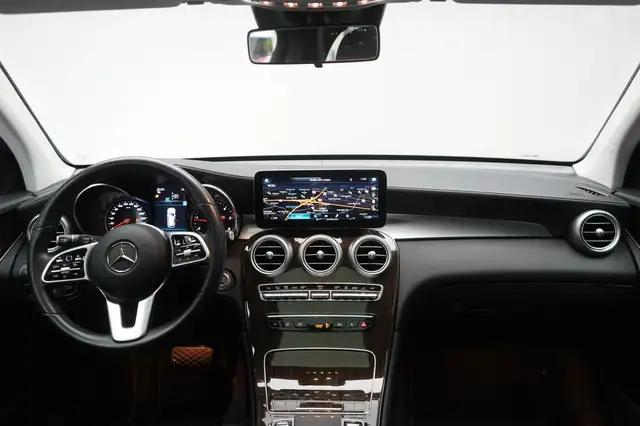 Mercedes-Benz GLC view 18