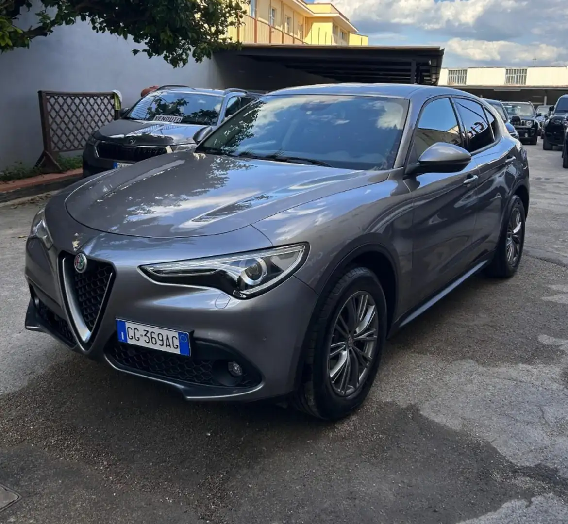 Alfa Romeo Stelvio 2.2 Turbodiesel 190 CV AT8 Q4 Business Grigio - 2