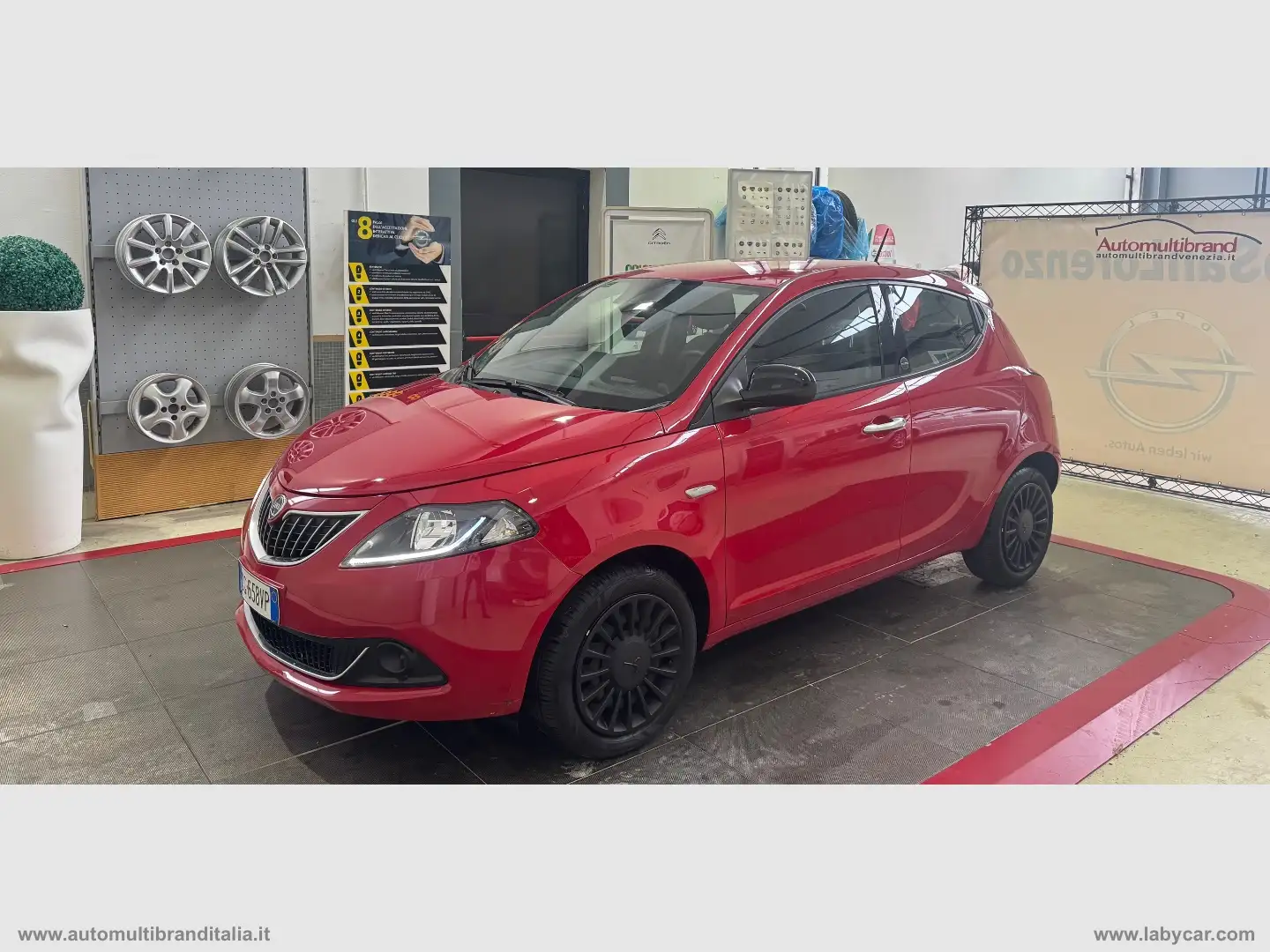 Lancia Ypsilon 1.0 HYBRID SILVER - 2