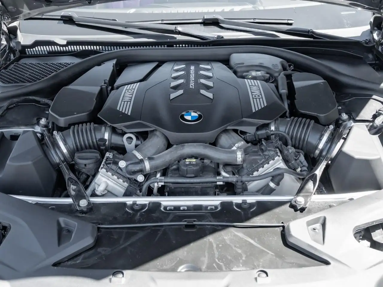BMW 8 Series photo BMW 8 Series