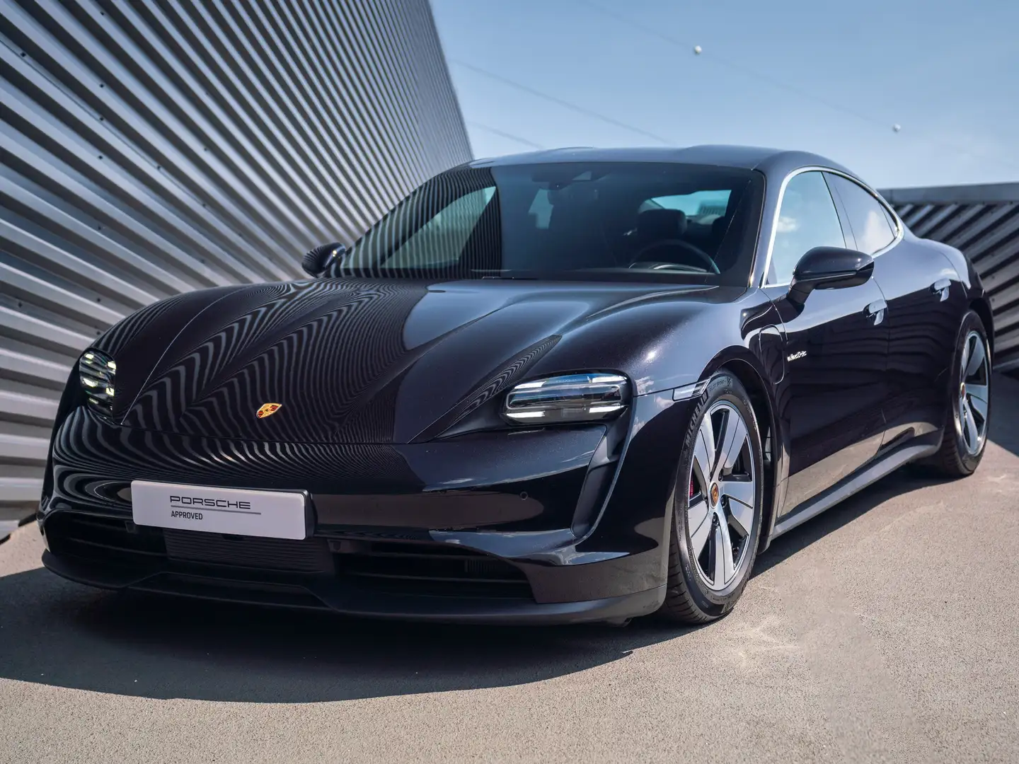 Porsche Taycan 4S 93 kWh Noir - 1