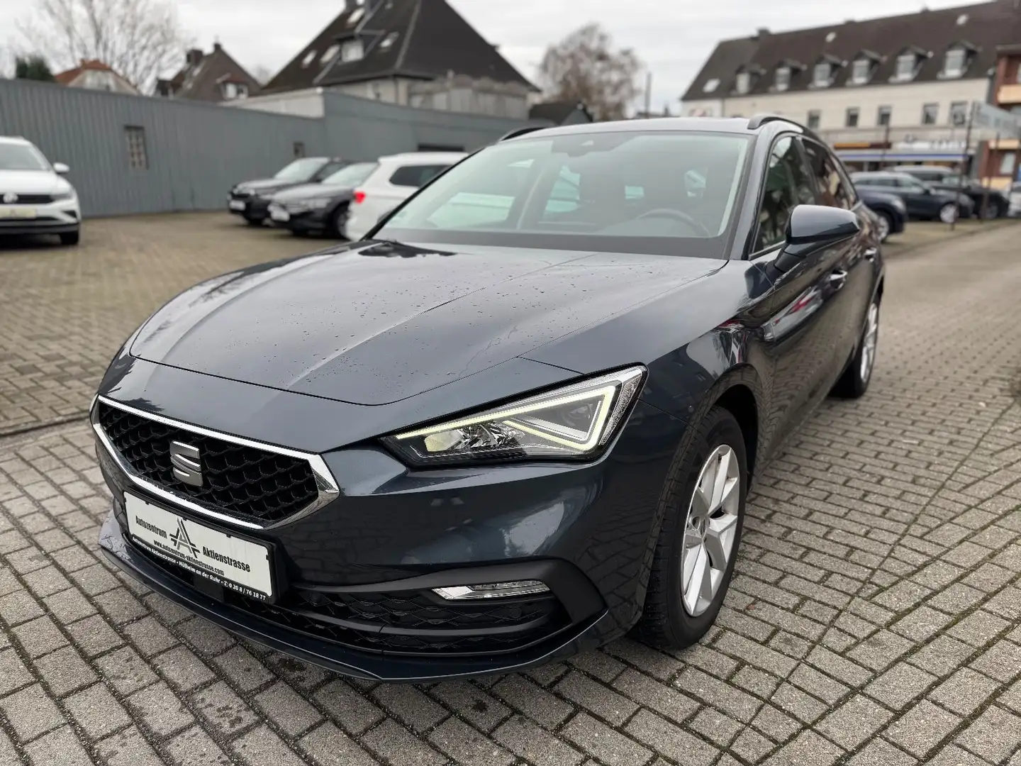 SEAT Leon DSG App Conect Kamera AHK Panorama Beats 1H Grau - 1