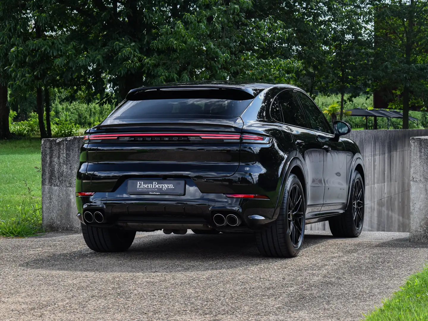 Porsche Cayenne E-Hybrid / Coupé / SportDesign / FULL / BTW/VAT Zwart - 1