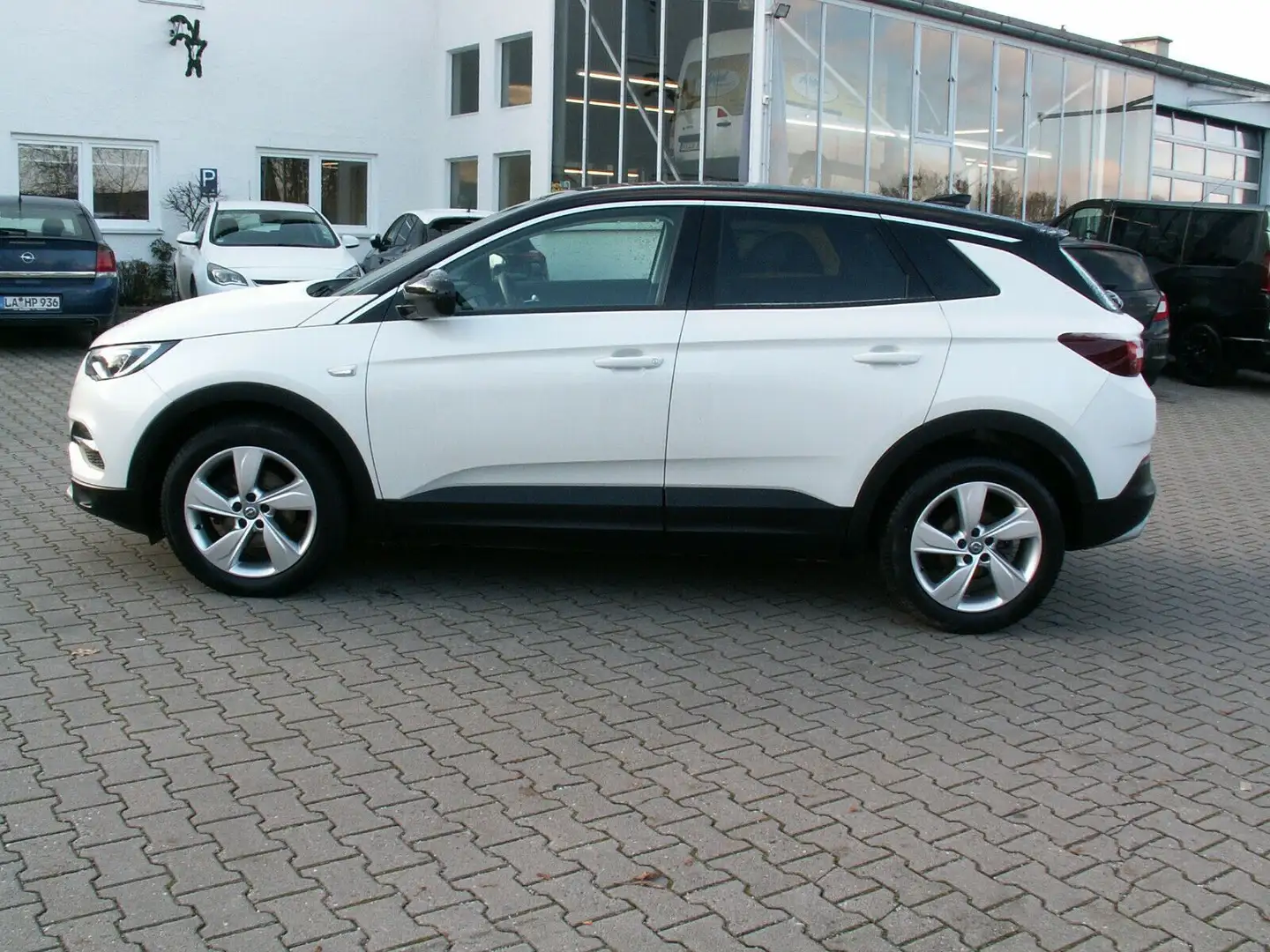 Opel Grandland X Ultimate  1,5 CDTI   130 PS Weiß - 2