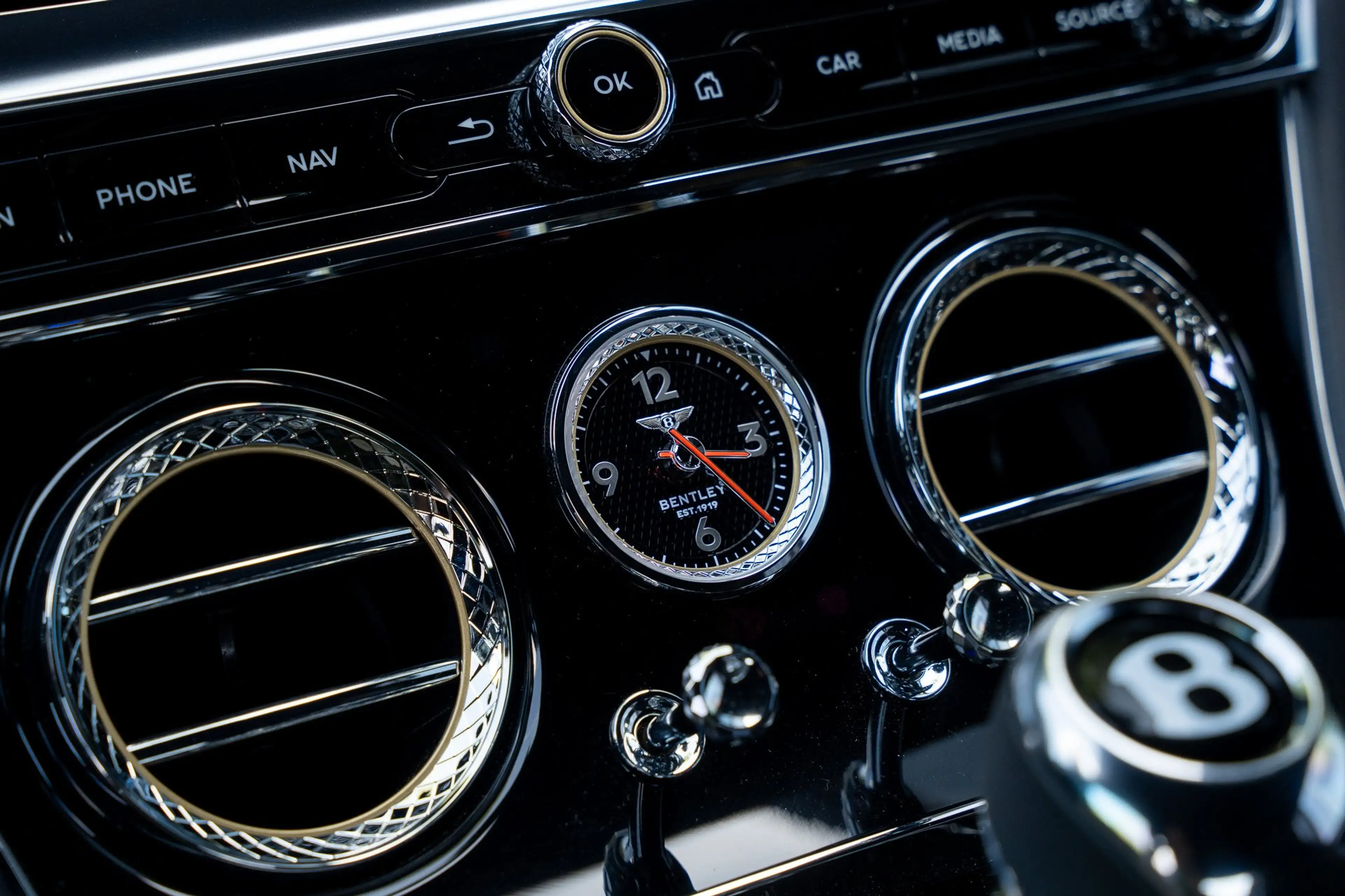 Bentley Continental Continental GT 4.0 V8 Coupe / 1 Owner — photo 15