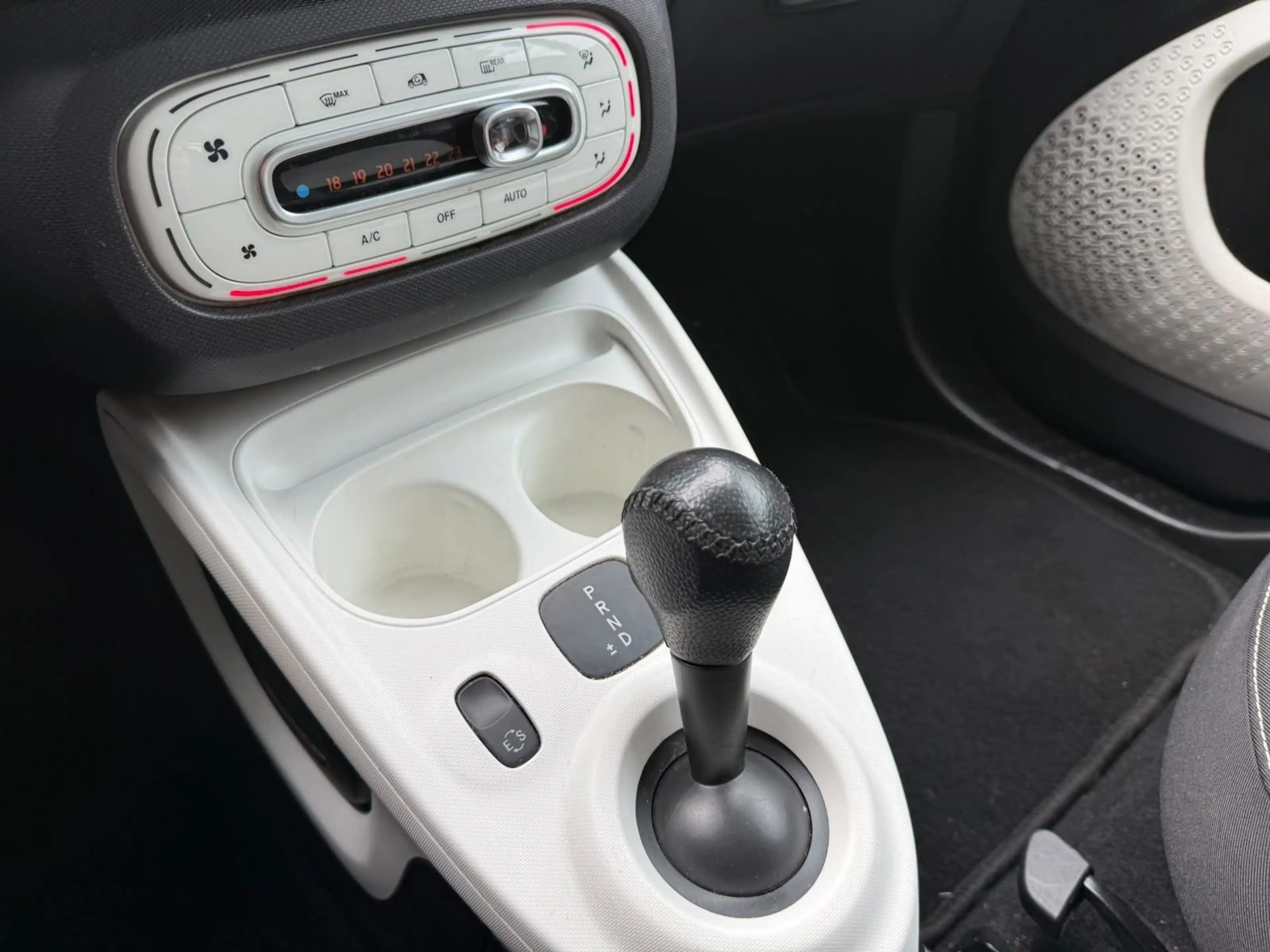 smart forTwo Passion-Pano-Automatik-8Fach Alu — photo 14