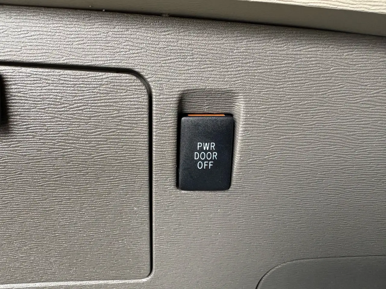 Toyota Sienna снимка Toyota Sienna