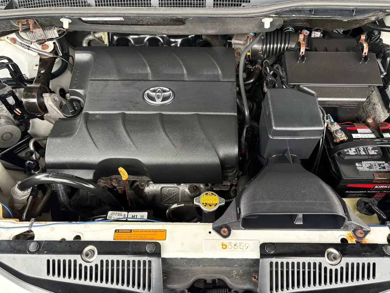 Toyota Sienna снимка Toyota Sienna