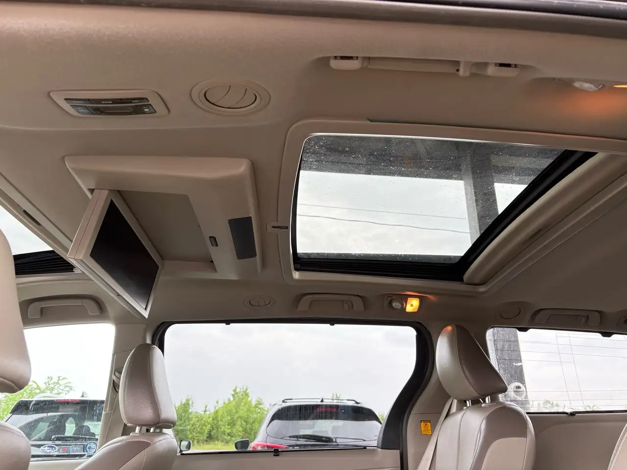 Toyota Sienna снимка Toyota Sienna