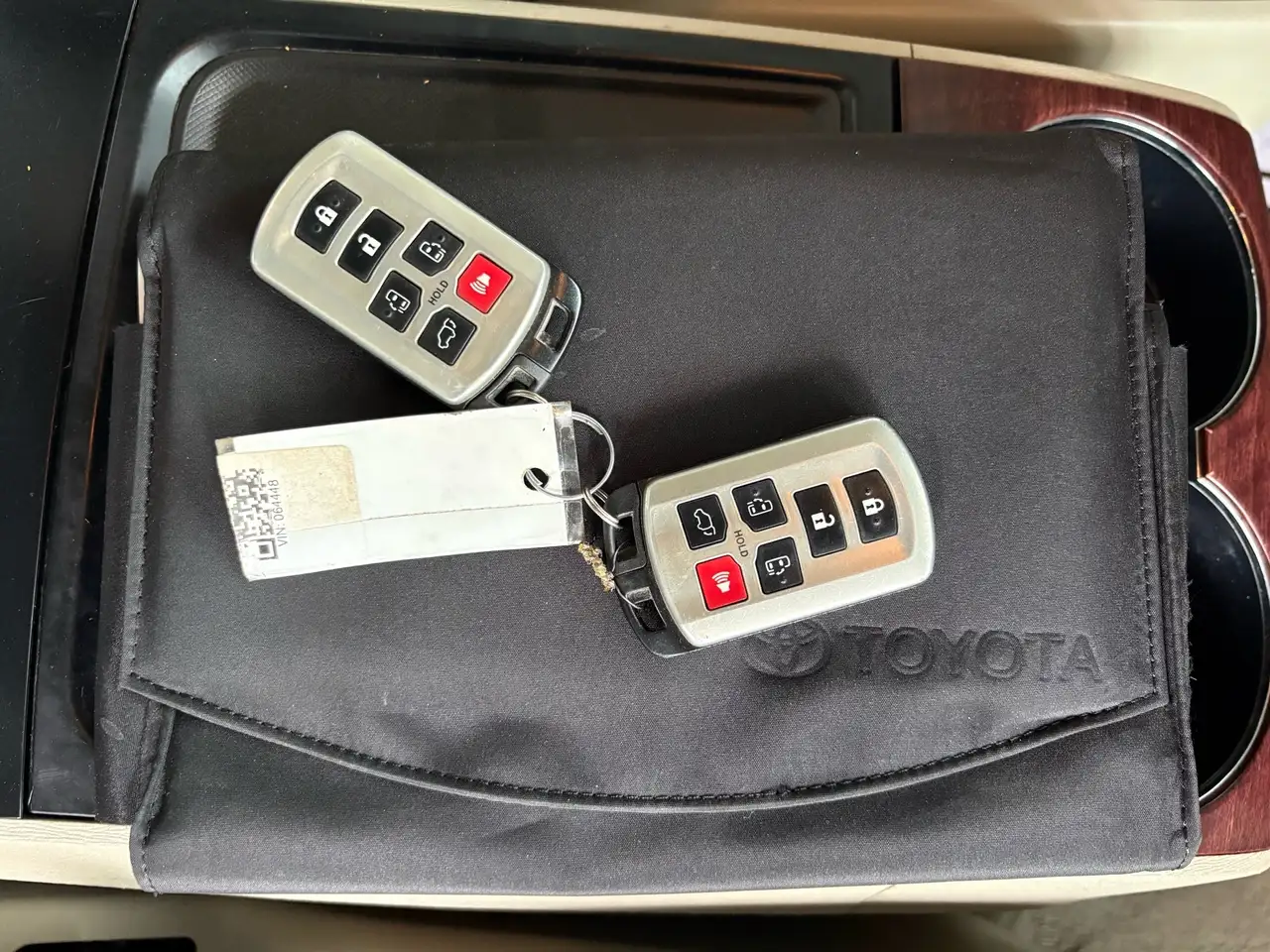 Toyota Sienna снимка Toyota Sienna