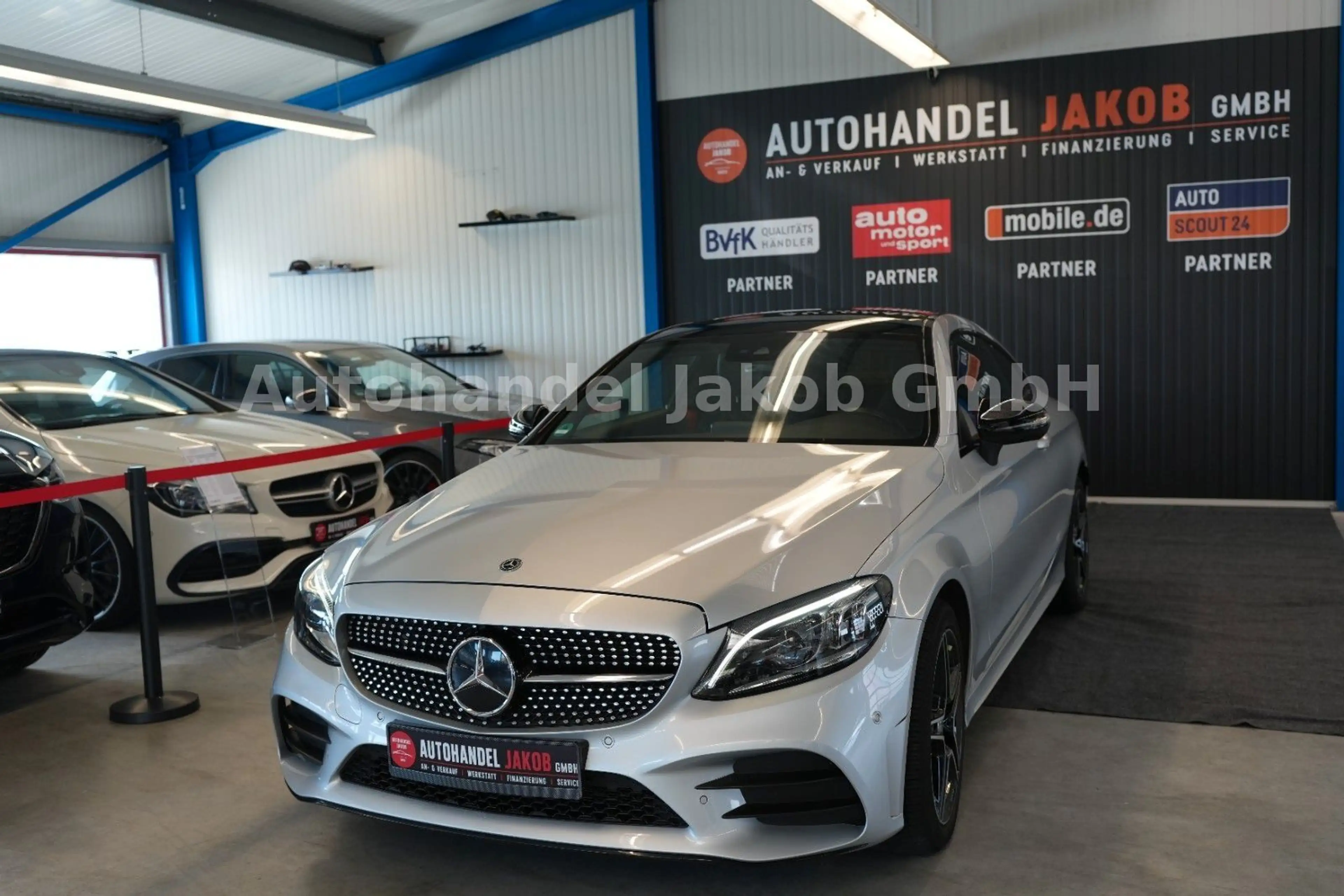 Mercedes-Benz C 400 /Coupe/ AMG / 4Matic / 24 Monate Garantie!! — photo 2