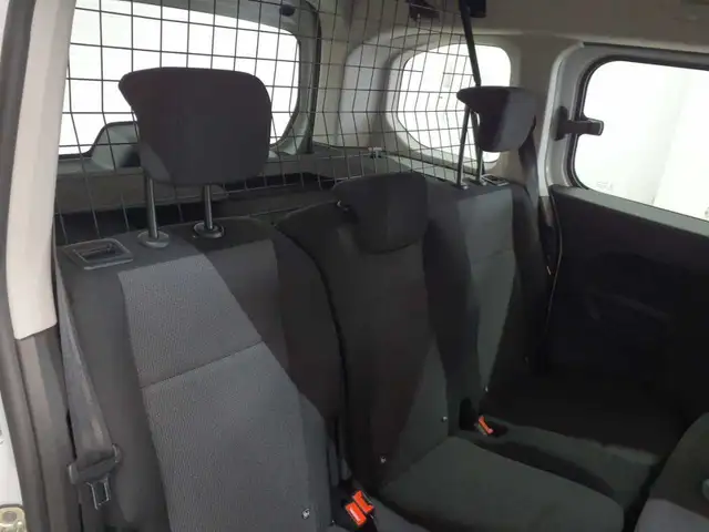 Peugeot Rifter view 9