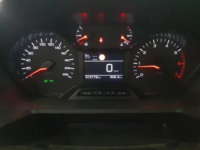 Peugeot Rifter view 14