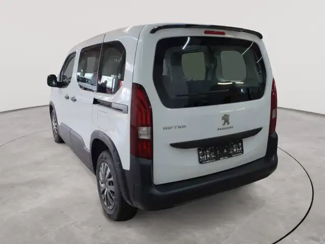 Peugeot Rifter view 2