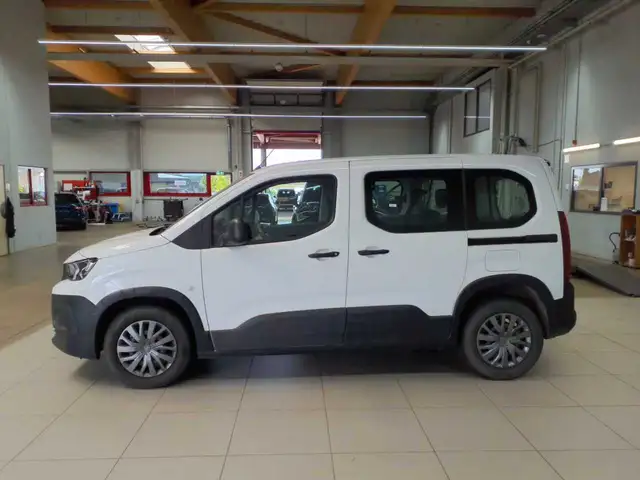 Peugeot Rifter view 6