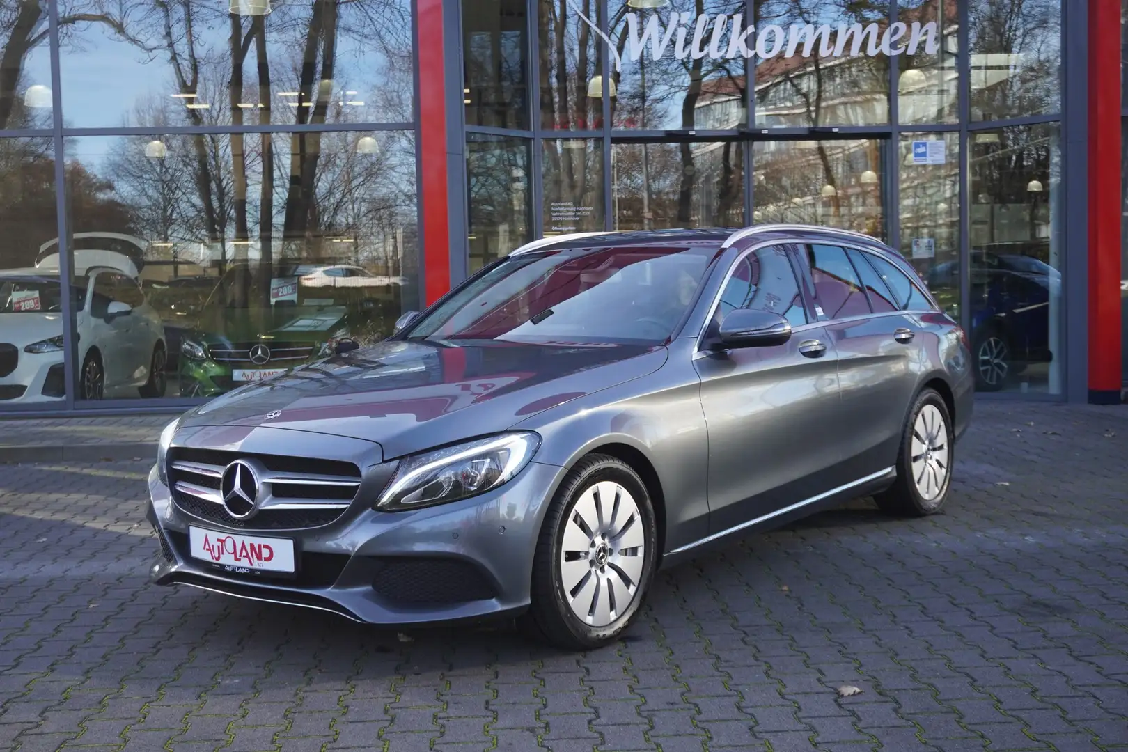 Mercedes-Benz C 250 C250 T Avantgarde Aut. LED Navi PDC Teilleder Grau - 2