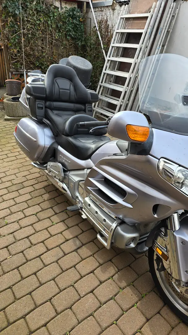 Honda GL 1800 Argintiu - 1