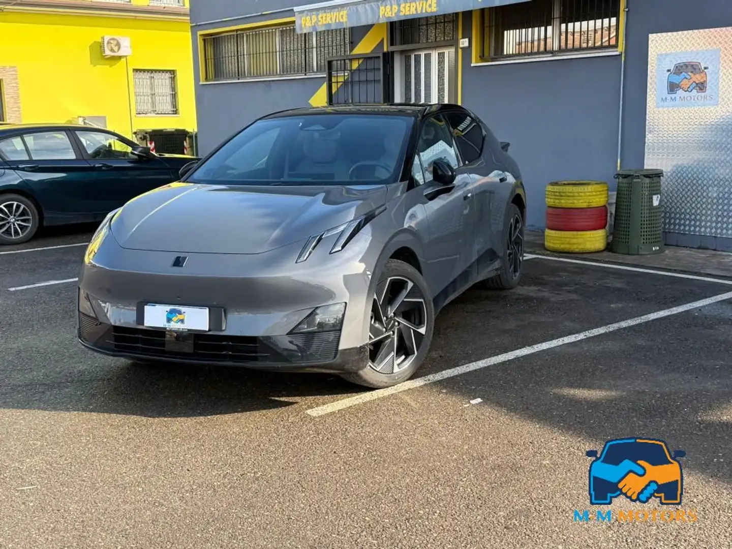 Lynk & Co 02 More Gris - 1