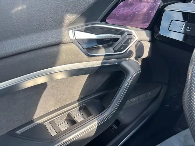 Audi E-Tron view 12