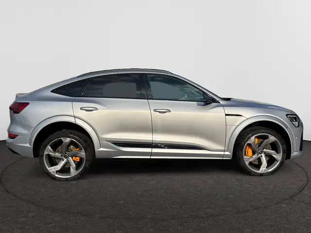 Audi E-Tron view 7