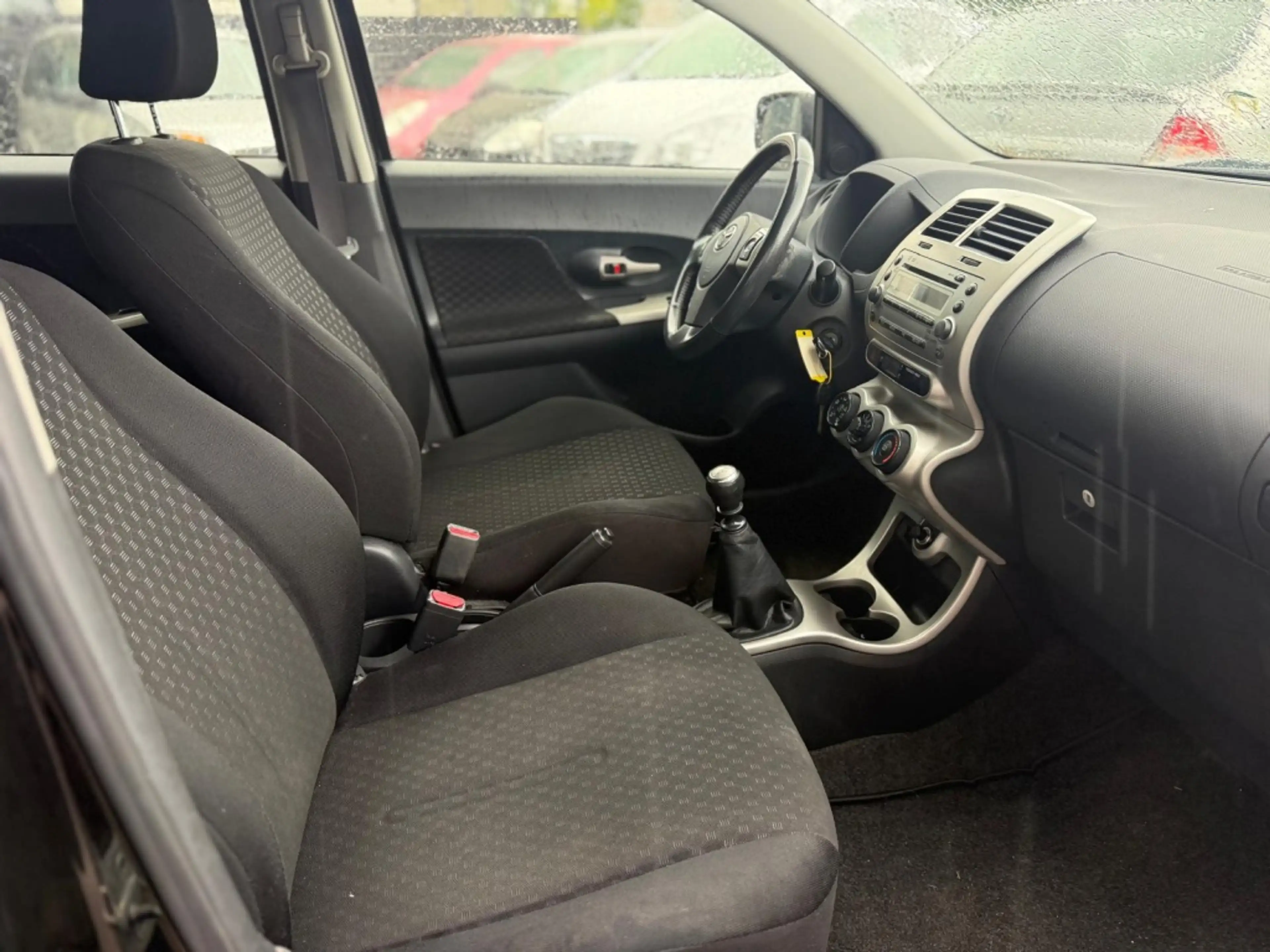 Toyota Urban Cruiser 1.3 VVT-i Aspiration — photo 6