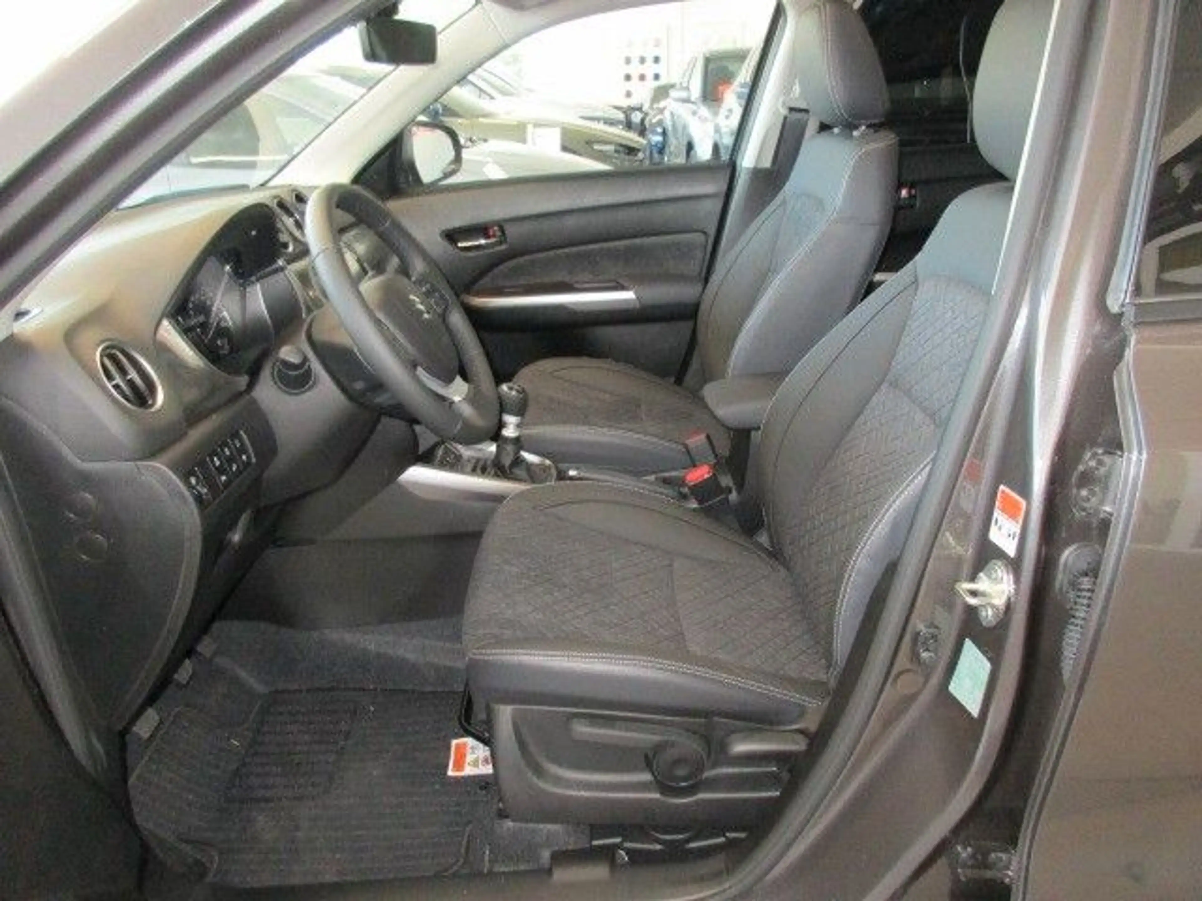 Suzuki Vitara 1.4 Mild-Hybrid Comfort 4x2 — photo 6