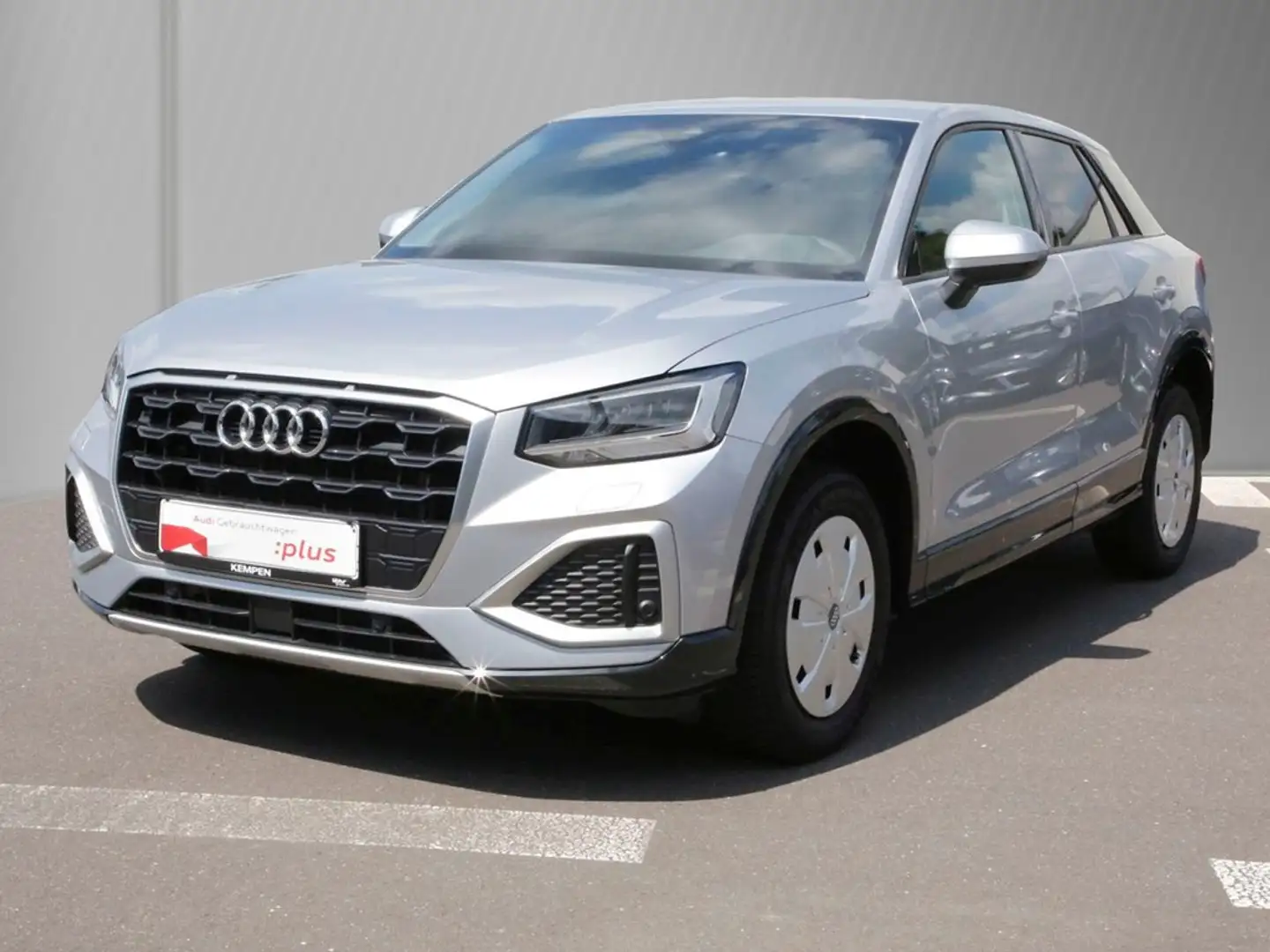 Audi Q2 35 TFSI S Tronic advanced 17"|NAVI-APP|ASL|AHK| Silber - 2