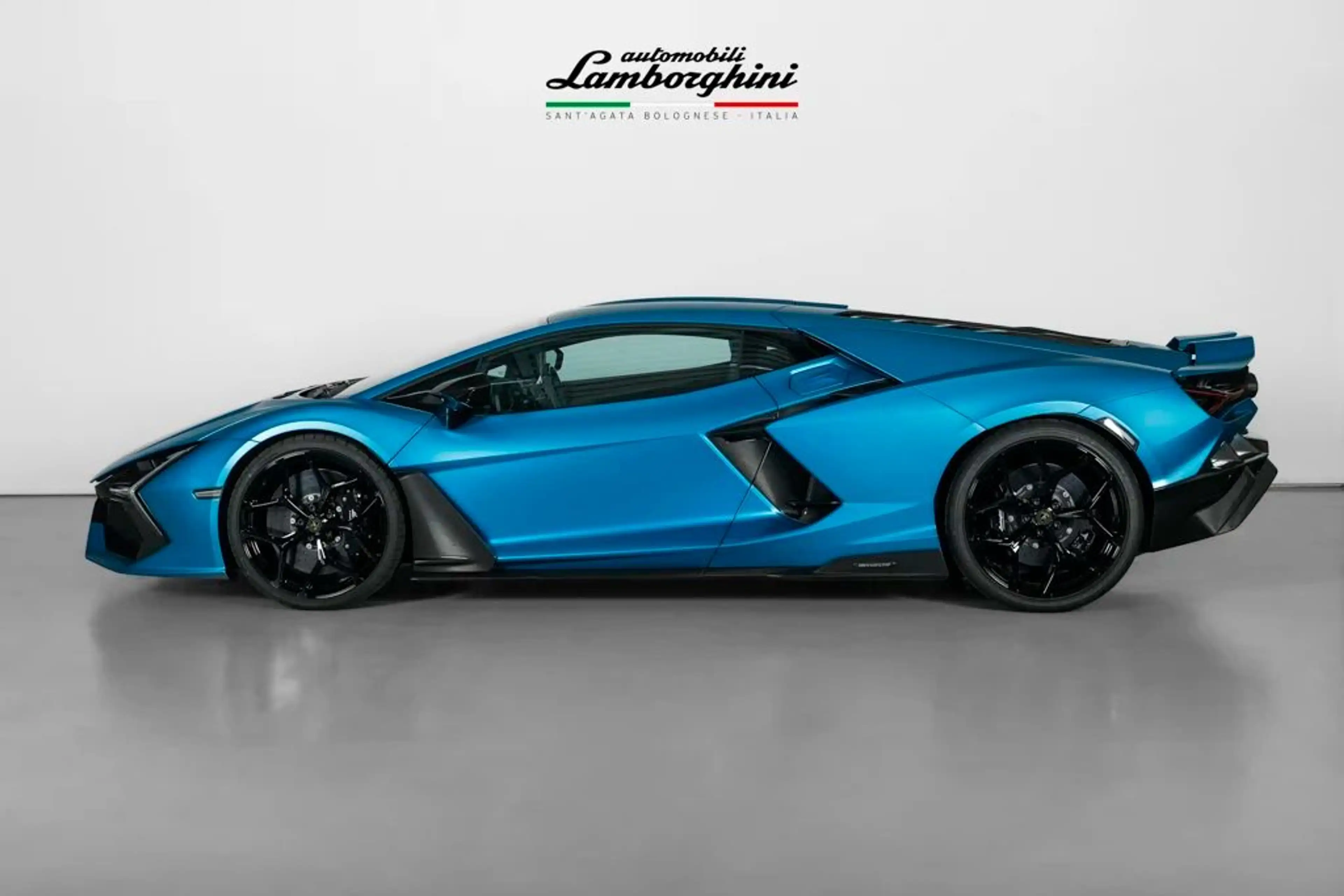 Lamborghini Revuelto Blu Uranus Matt, Interior Ad Personam — photo 2