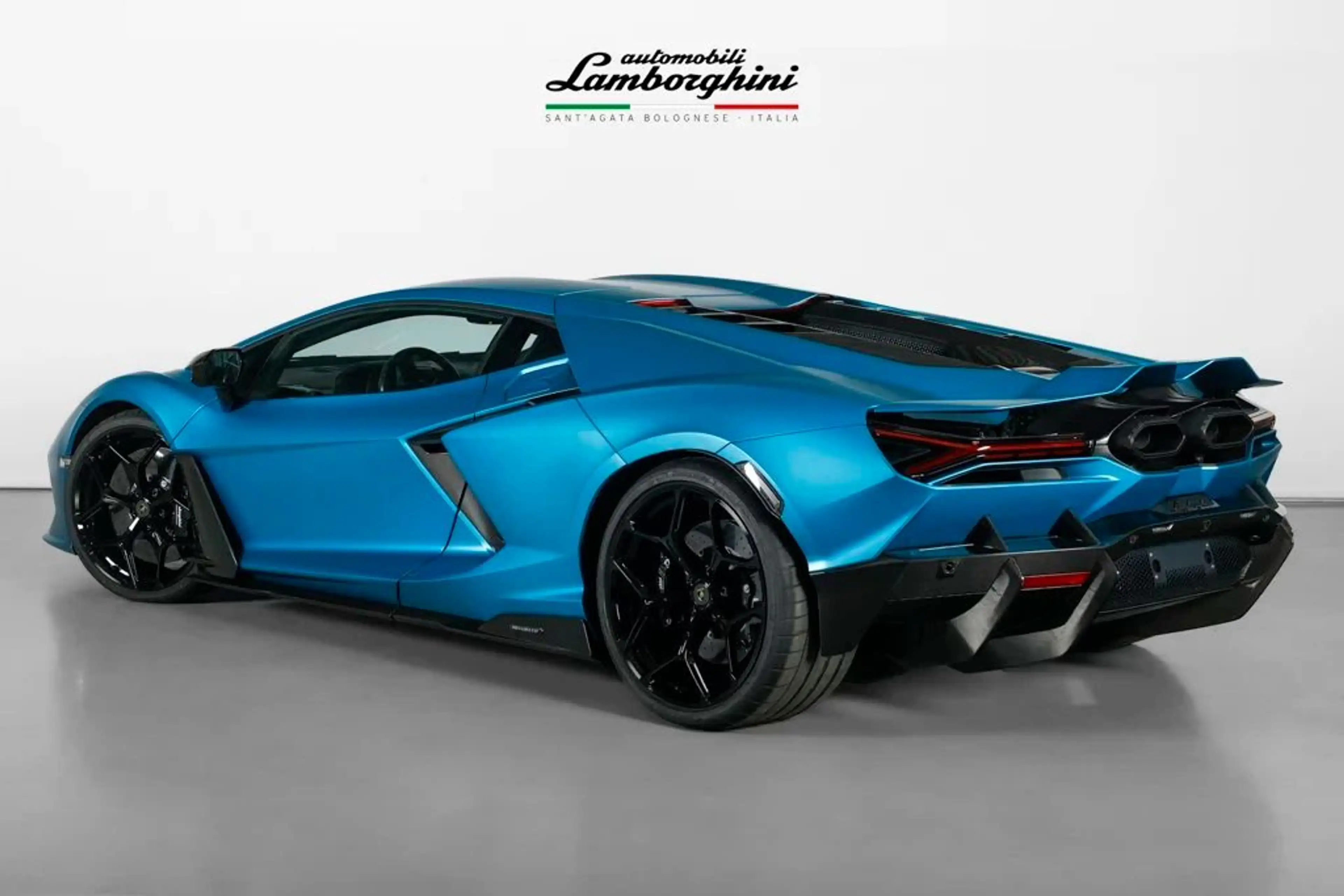 Lamborghini Revuelto Blu Uranus Matt, Interior Ad Personam — photo 3