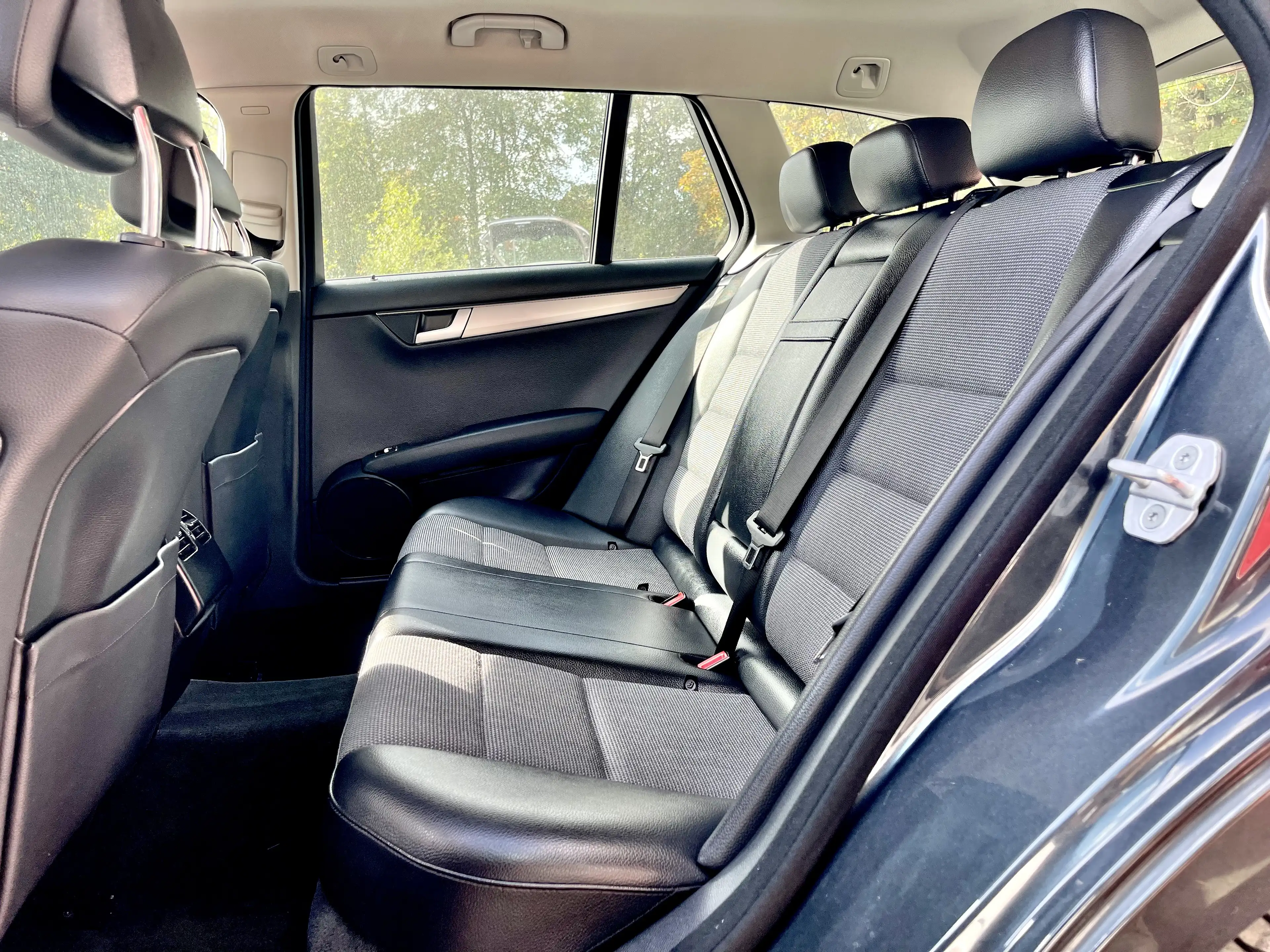 Mercedes-Benz C 250 CGI BlueEfficiency*XENON*SHZ*PDC*1.HAND*NAVI* — photo 8