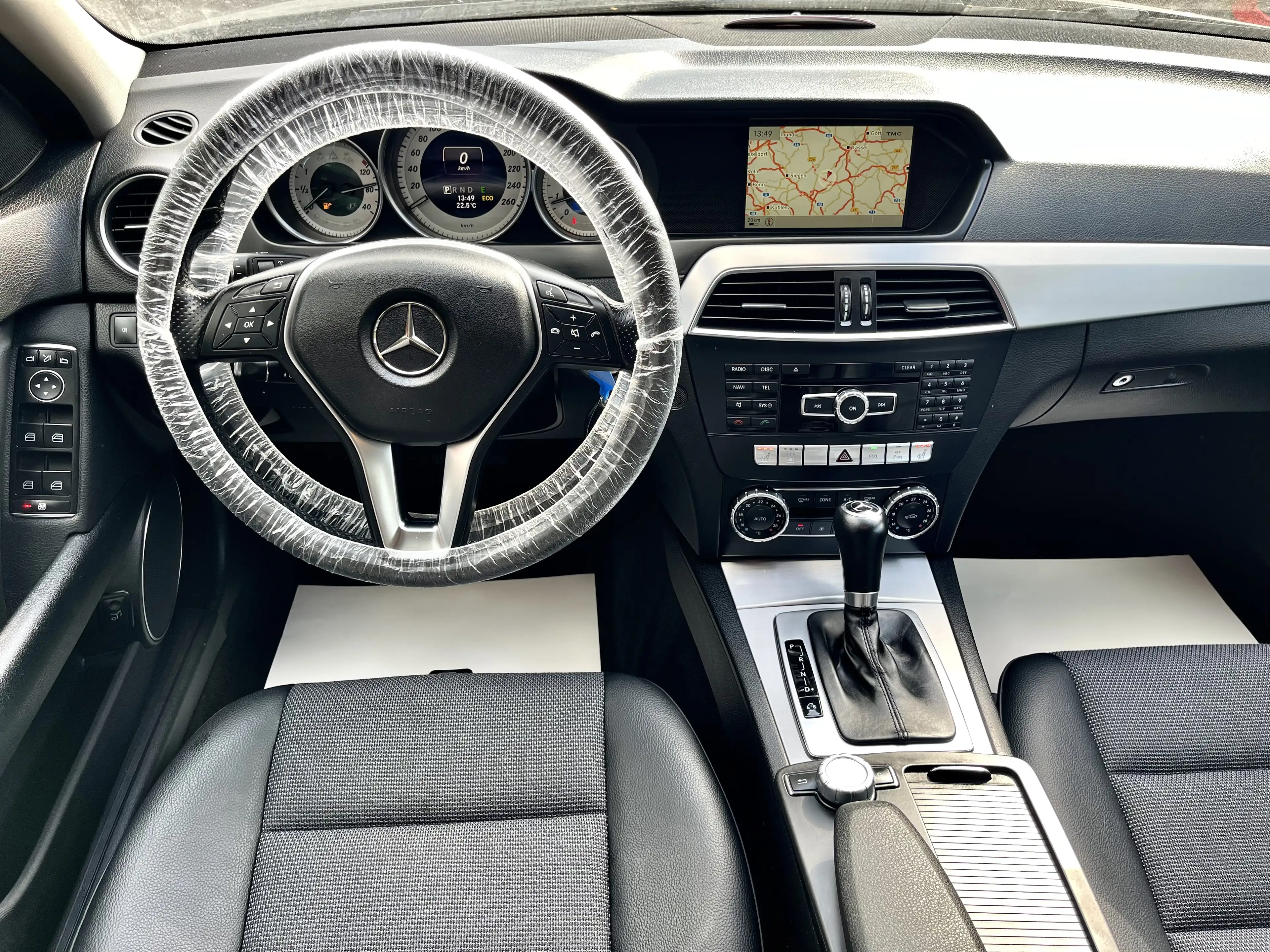 Mercedes-Benz C 250 CGI BlueEfficiency*XENON*SHZ*PDC*1.HAND*NAVI* — photo 10