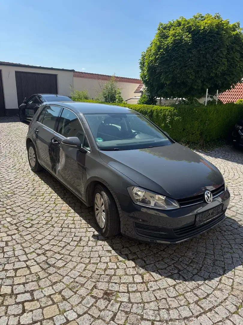 Volkswagen Golf VII Lim. 1.2 Trendline BMT Pdc,EU6,1.Hand Gris - 2