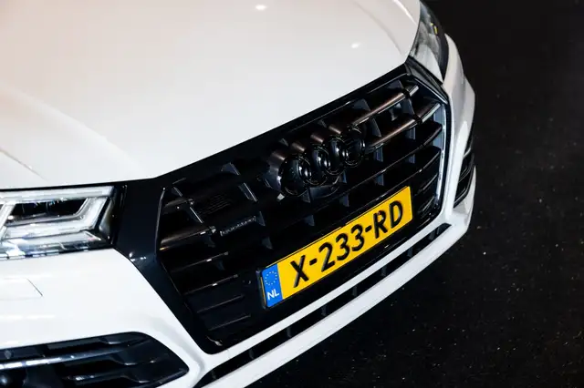 Audi Q5 view 17